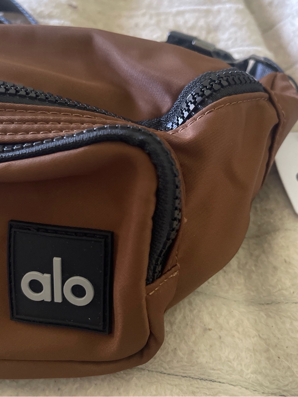 ALO Yoga Brown Belt Bag Fanny Pack - Picture 2 of 5